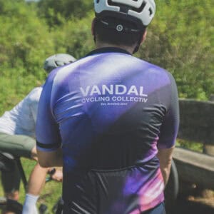 VCC Détail jersey violet 2